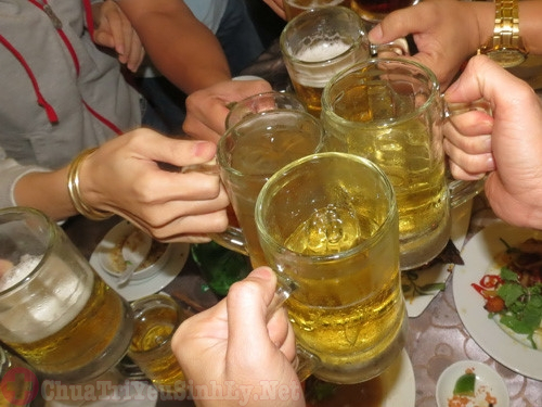 Yếu sinh lý không nên sử dụng nhiều rượu bia